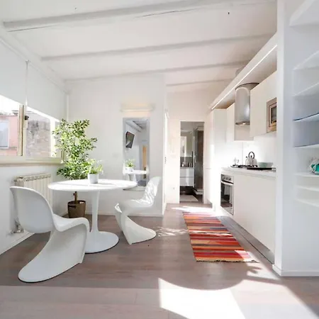Apartman Bright Cozy Trastevere *